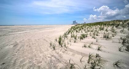 Beautiful Brigantine Condo w/ Patio & Beach Access