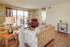 Apartment (2 Bedrooms) | Interior - Beautiful Brigantine Condo w/ Patio & Beach Access (Brigantine)