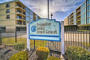 Apartment (2 Bedrooms) | Interior - Beautiful Brigantine Condo w/ Patio & Beach Access (Brigantine)