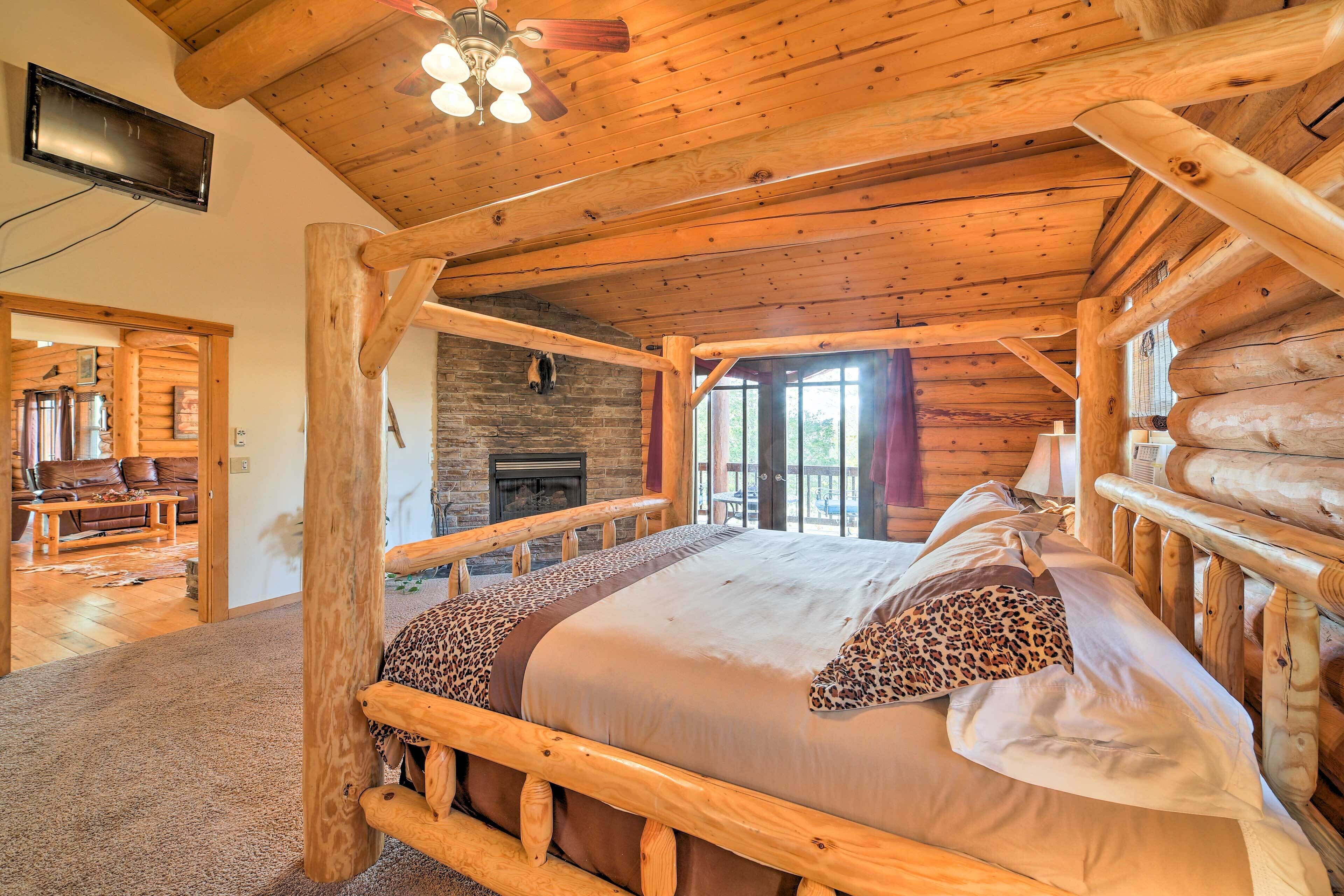 House (4 Bedrooms) | Interior