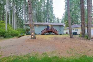 House (5 Bedrooms) | Interior - Anderson Island Home w/ Hot Tub, Near Beaches (Anderson Island)