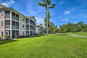 Interior - Coastal Myrtle Beach Condo w/ Pool ~ 5 Mi to Beach (Myrtle Beach)