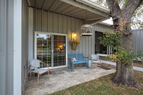 Quaint Countryside Casita: 45 Mi to Ft. Worth