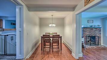 House (4 Bedrooms) | Interior