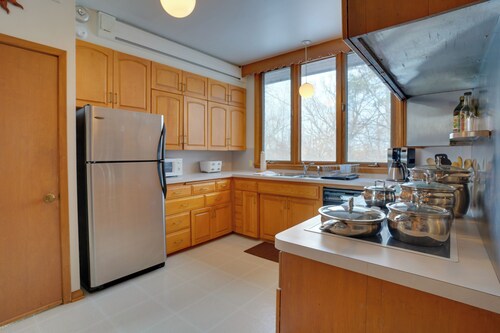 15 Mi to Downtown Minneapolis: Retreat on 5 Acres