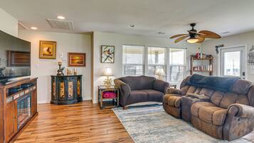 House (2 Bedrooms) | Interior