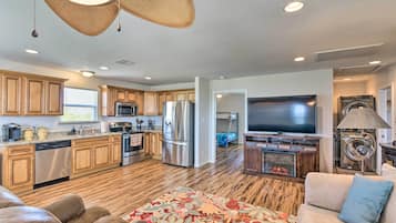 House (2 Bedrooms) | Interior
