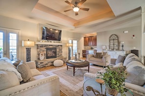 Villa (4 Bedrooms) | Front of property - Group Winter Retreat! Stunning Villa Near SDC (Branson)