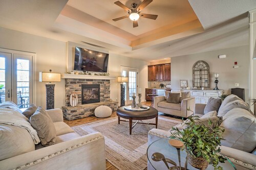 Group Winter Retreat! Stunning Villa Near SDC