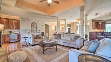 Villa (4 Bedrooms) | Interior