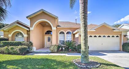 12 Miles to Disney: Clermont Villa w/ Heated Pool