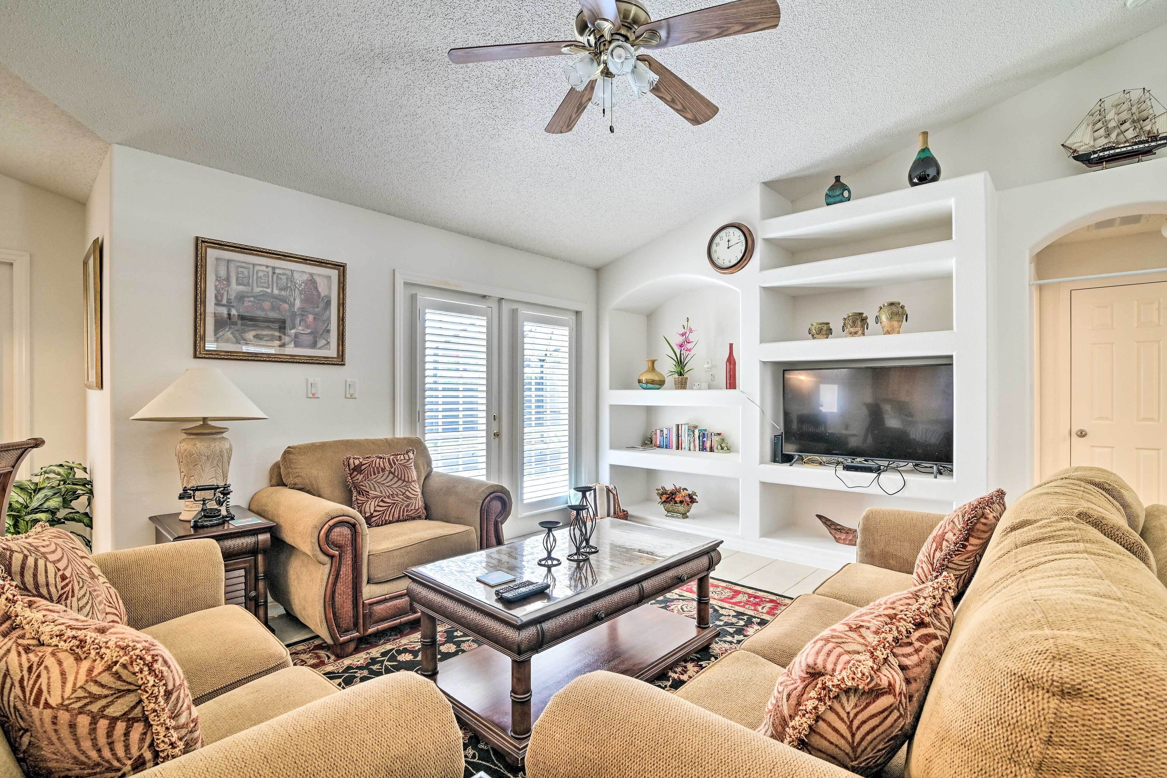 Clermont Villa w/ Lanai ~ 12 Miles to Disney!