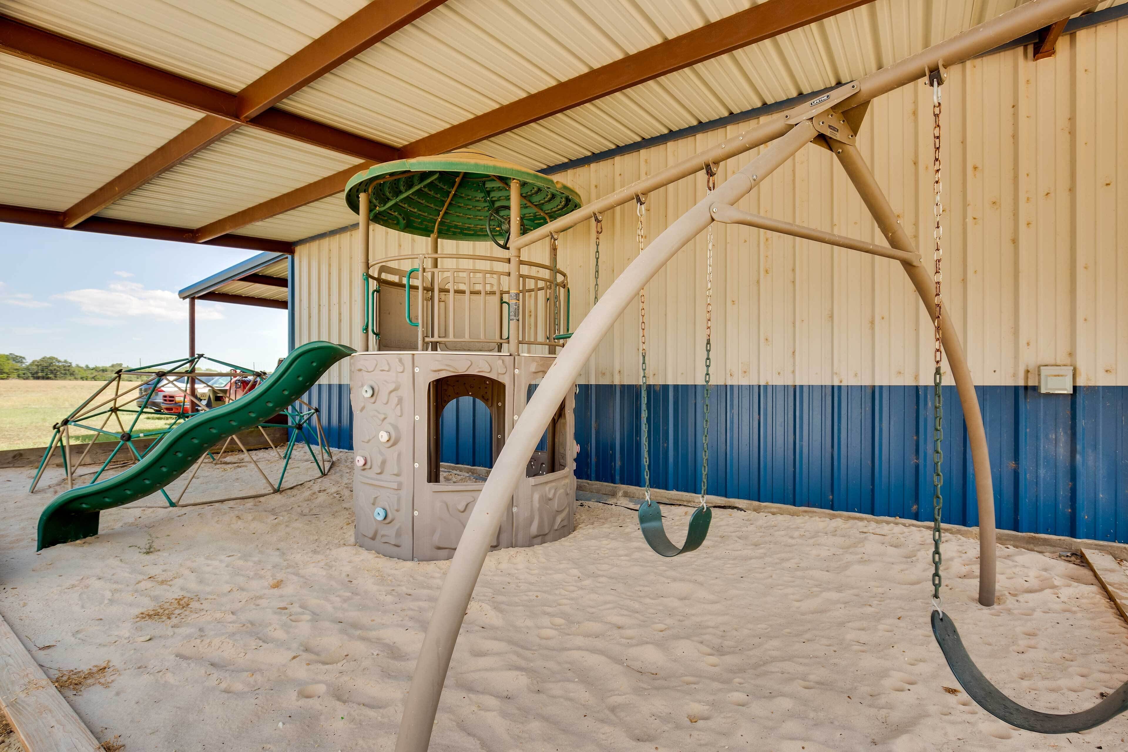 المنشأة من الداخل