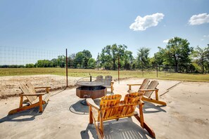 House (2 Bedrooms) | Interior - Lake Fork Vacation Rental With Fire Pit! (Emory)