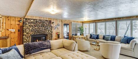 House (4 Bedrooms) | Front of property