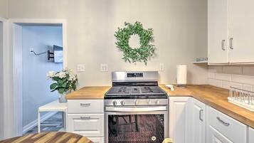 Microwave, oven, stovetop, blender