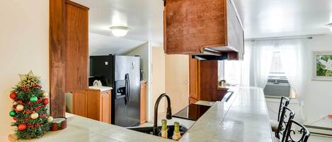 House (3 Bedrooms) | Private kitchen | Microwave, oven, stovetop, dishwasher