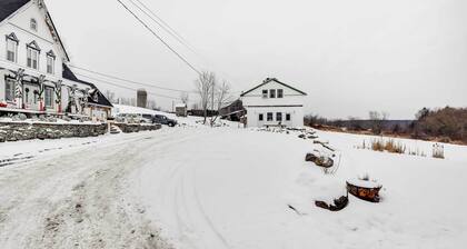 Historic Carriage House < 20 Mi Elk Mtn: Hike, Ski