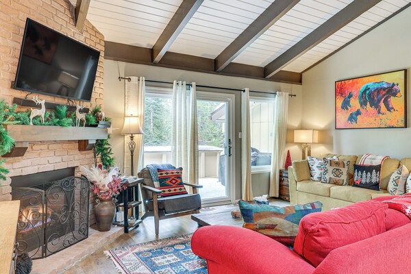 1 Mi To Diamond Peak Ski Resort: Forest-view Condo - Lake Tahoe