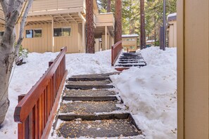 Apartment (3 Bedrooms) | Interior - 1 Mi to Diamond Peak Ski Resort: Forest-view Condo (Incline Village)