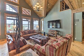 House (4 Bedrooms) | Interior - Beautiful Eureka Cabin Rental on Golf Resort! (Eureka)