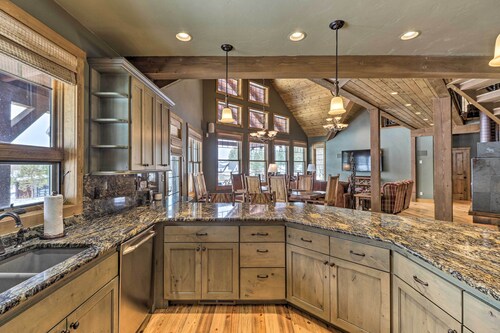 Beautiful Eureka Cabin Rental on Golf Resort!