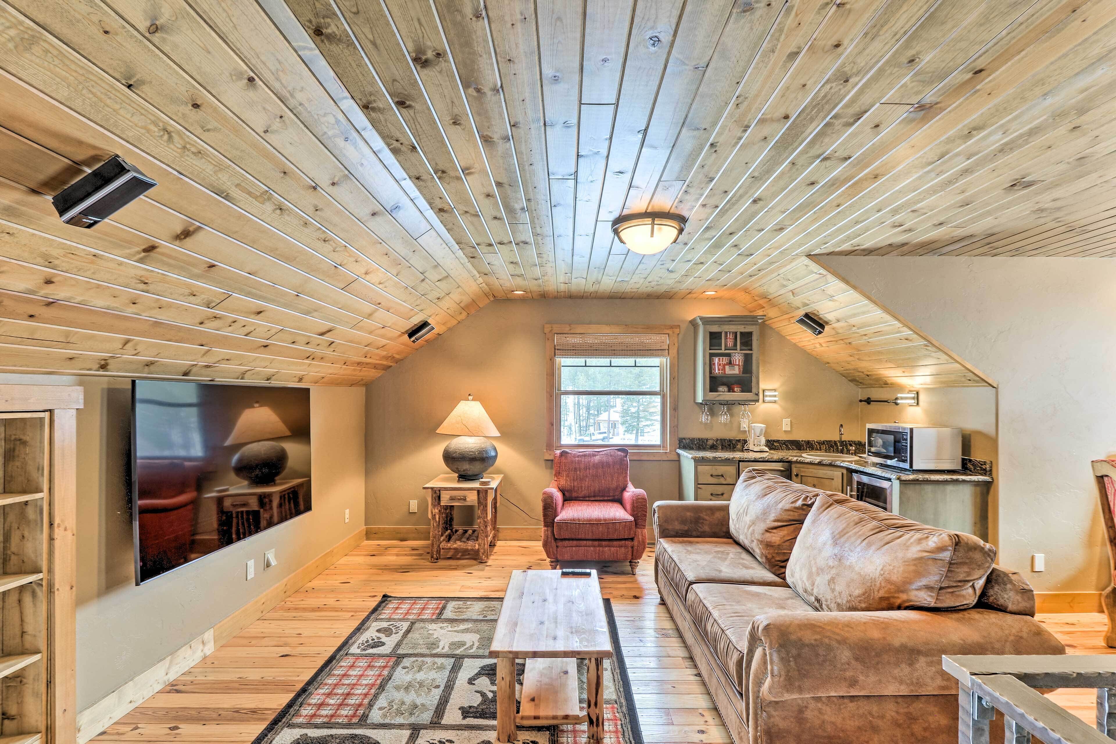 Beautiful Eureka Cabin Rental on Golf Resort!