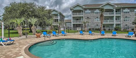 Apartment (2 Bedrooms) | Front of property