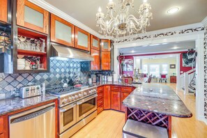 House (5 Bedrooms) | Interior - Spacious Houston Home w/ Deck ~ 2 Mi to Downtown! (Houston)