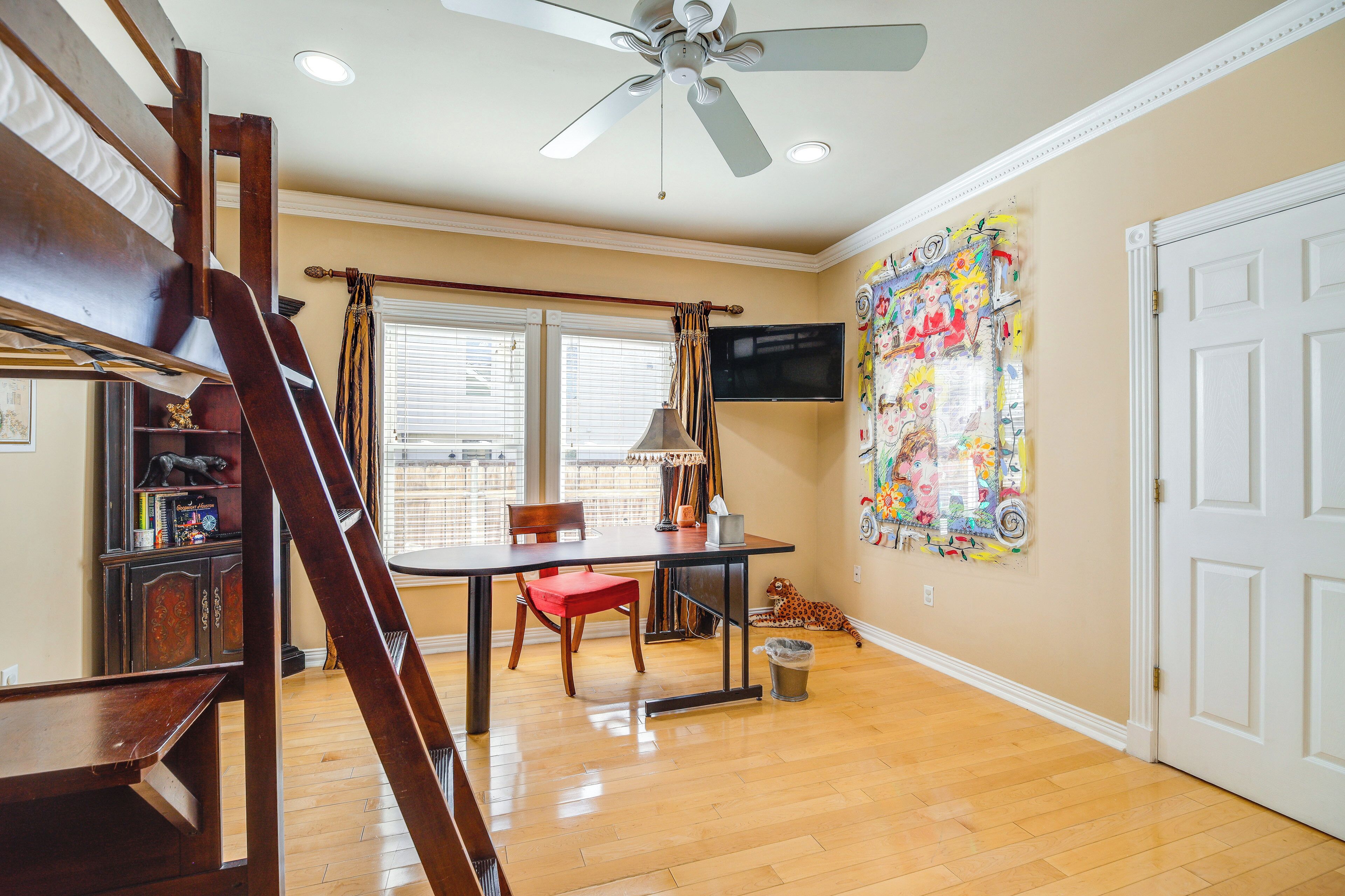 House (5 Bedrooms) | Interior