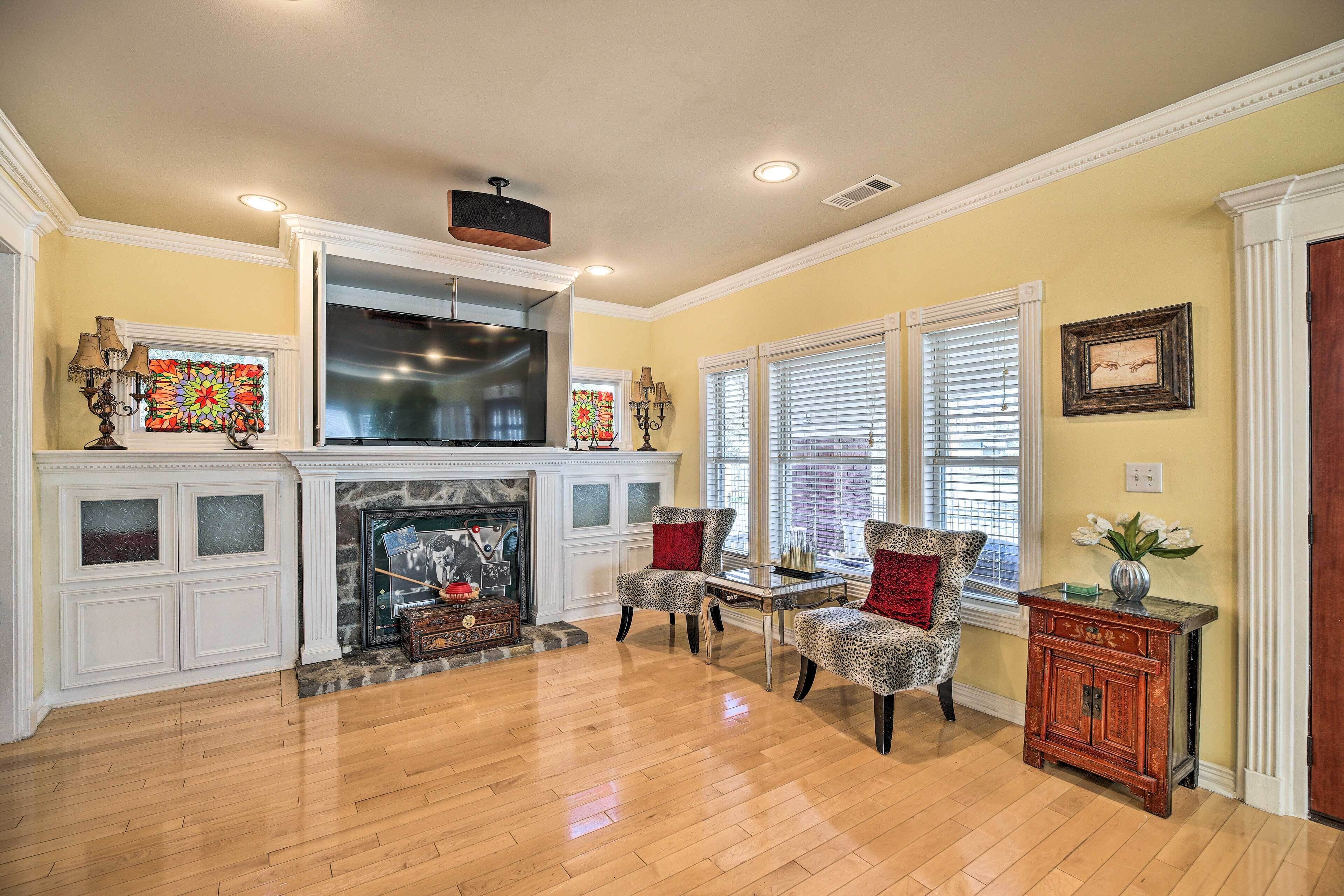 House (5 Bedrooms) | Interior