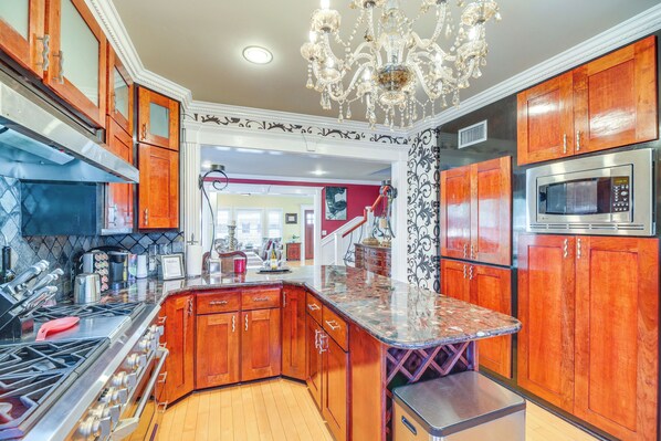 House (5 Bedrooms) | Interior