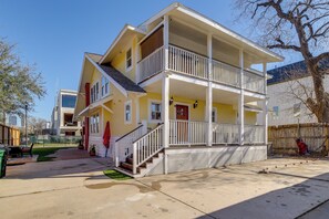 House (5 Bedrooms) | Interior