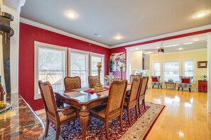House (5 Bedrooms) | Interior - Spacious Houston Home w/ Deck ~ 2 Mi to Downtown! (Houston)