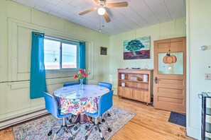 Interior - Walk to Restaurants & Dtwn Hettinger: Apt w/ Yard (Hettinger)