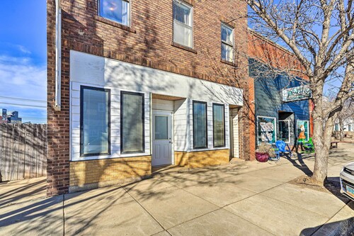 Walk to Restaurants & Dtwn Hettinger: Apt w/ Yard