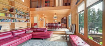 Spacious Soldotna Home w/ Mackey Lake Views!