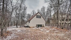 House (3 Bedrooms) | Interior - 7 Miles to State Park: Poconos Getaway w/ Deck! (Albrightsville)