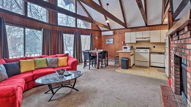 House (3 Bedrooms) | Interior - 7 Miles to State Park: Poconos Getaway w/ Deck! (Albrightsville)