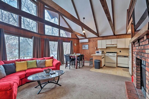 7 Miles to State Park: Poconos Getaway w/ Deck!
