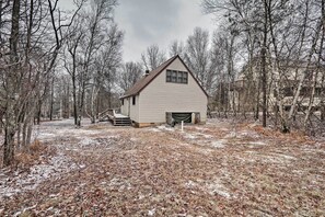 House (3 Bedrooms) | Interior - 7 Miles to State Park: Poconos Getaway w/ Deck! (Albrightsville)