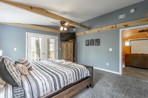 3 habitaciones, escritorio, tabla de planchar con plancha y wifi gratis 