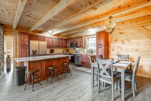 Dining - Timber Creek Lodge | Pet Friendly + Mtn Views (Trenton)