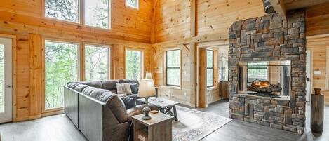 TV connectée, cheminée, jeux vidéo