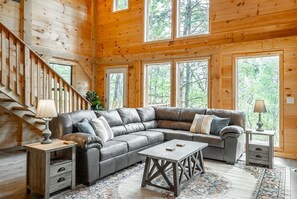 Smart TV, fireplace, video games - Timber Creek Lodge | Pet Friendly + Mtn Views (Trenton)