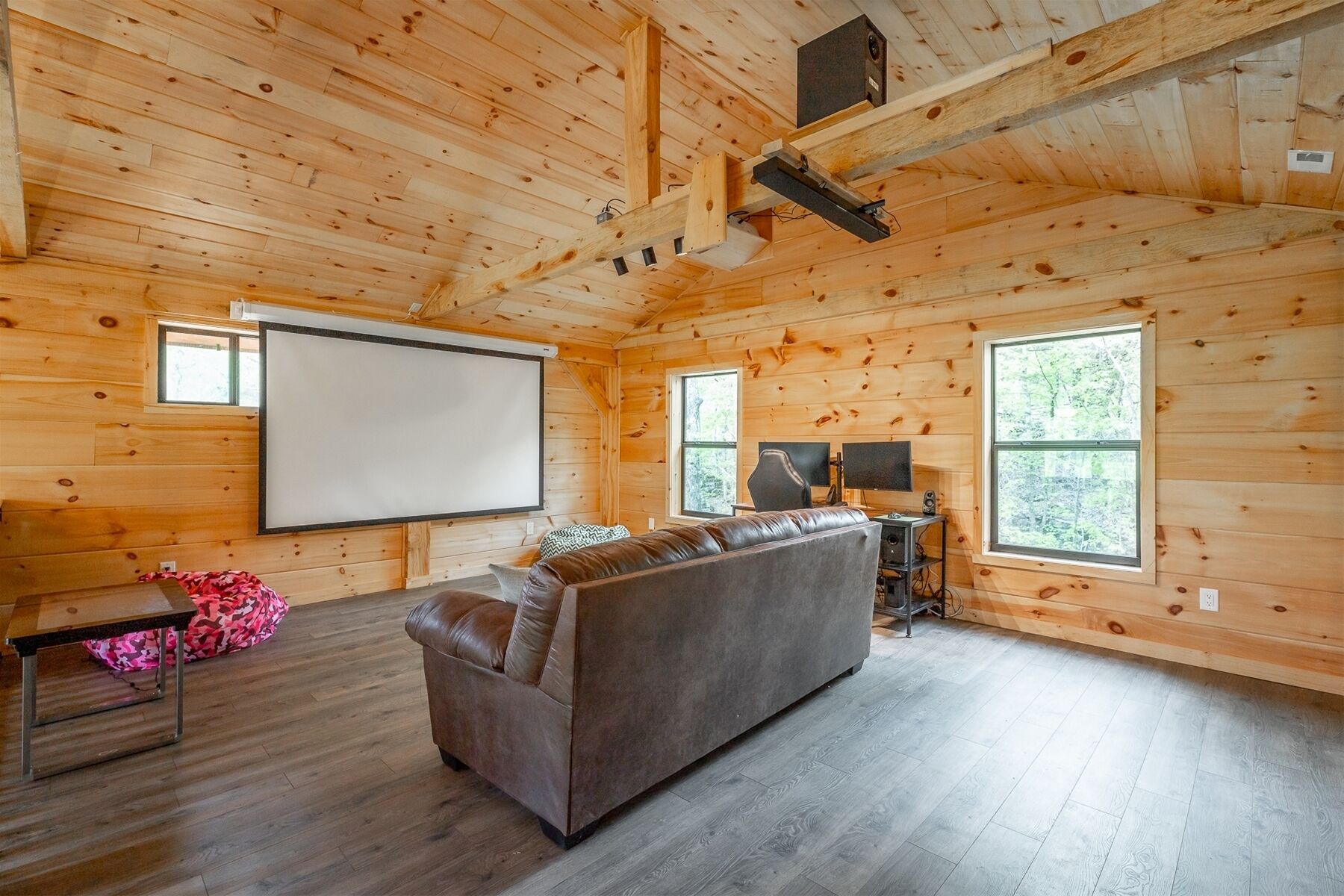 NEW!! Timber Creek Lodge | Dog friendly, Mtn Views, Fire pit