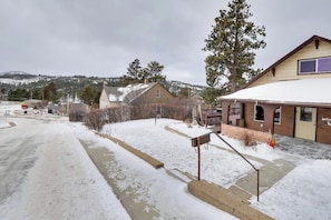 Interior - Lead Apartment ~ 5 Mi to Terry Peak Skiing! (Lead)