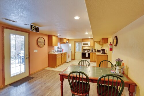 Lead Apartment ~ 5 Mi to Terry Peak Skiing!