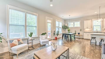 House (4 Bedrooms) | Interior