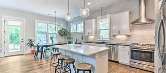 Modern Charlotte Home ~ 4 Mi to Downtown!